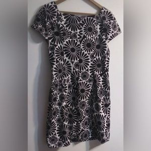 London Times- Size 12 Mod style/print dress. Great preowned condition.